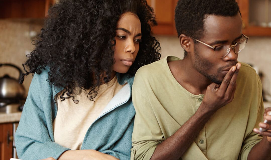 4 Reasons You Should Never Snoop In Your Boyfriend’s Phone